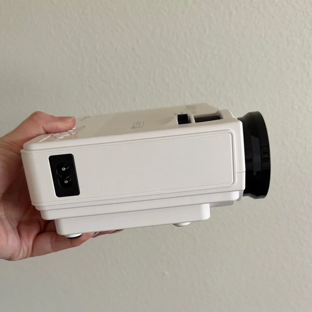 Auking White Projector with Remote - Picture 5 of 11